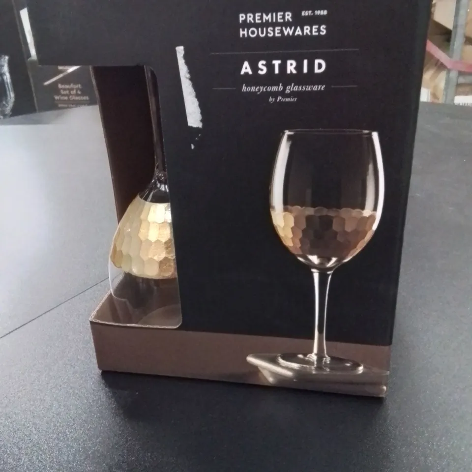 BOXED CORPUZ 300ML WINE GLASS 4PK