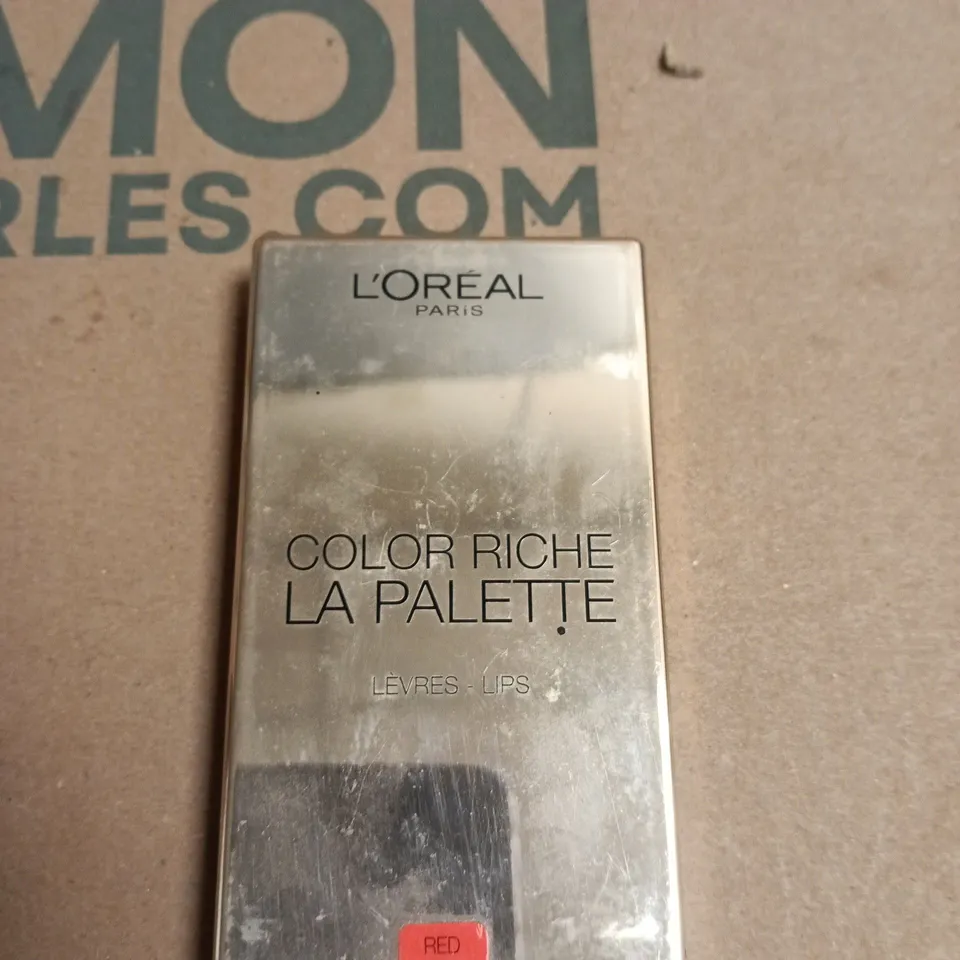 BOX OF APPROXIMATELY 12 L'OREAL COLOUR RICHE LA PALETTE LIPSTICK PALETTES RED