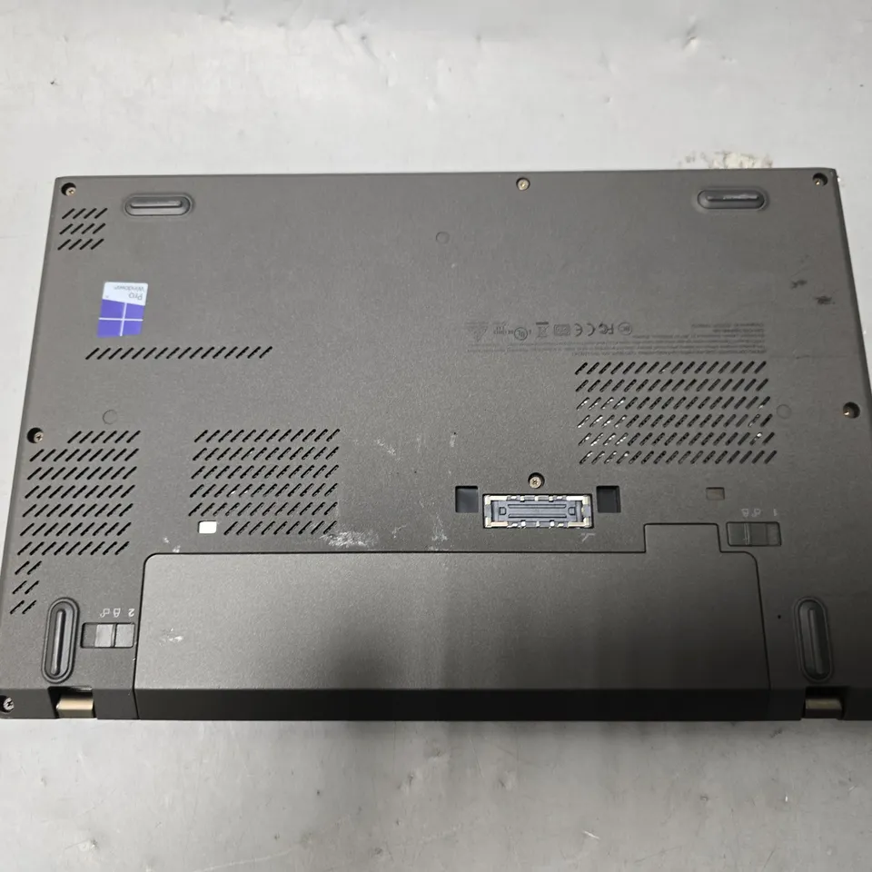 LENOVO X260 THINKPAD LAPTOP IN BLACK
