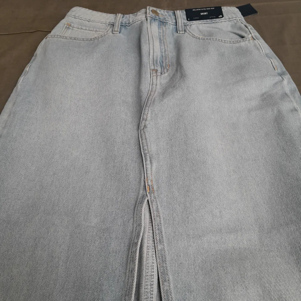 HOLLISTER ULTRA HIGH RISE SKIRT - 26W