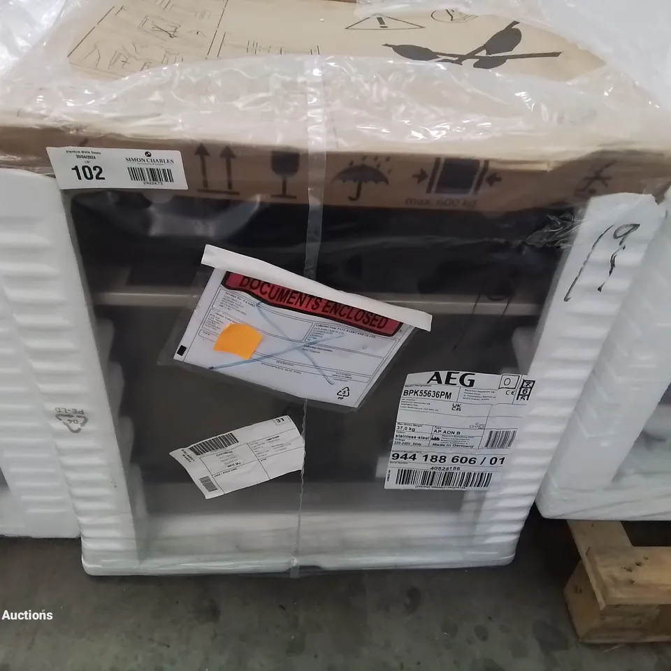 AEG BPK55636PM STEAMBAKE SINGLE OVEN WITH PYROLYTIC CLEANING RRP £750