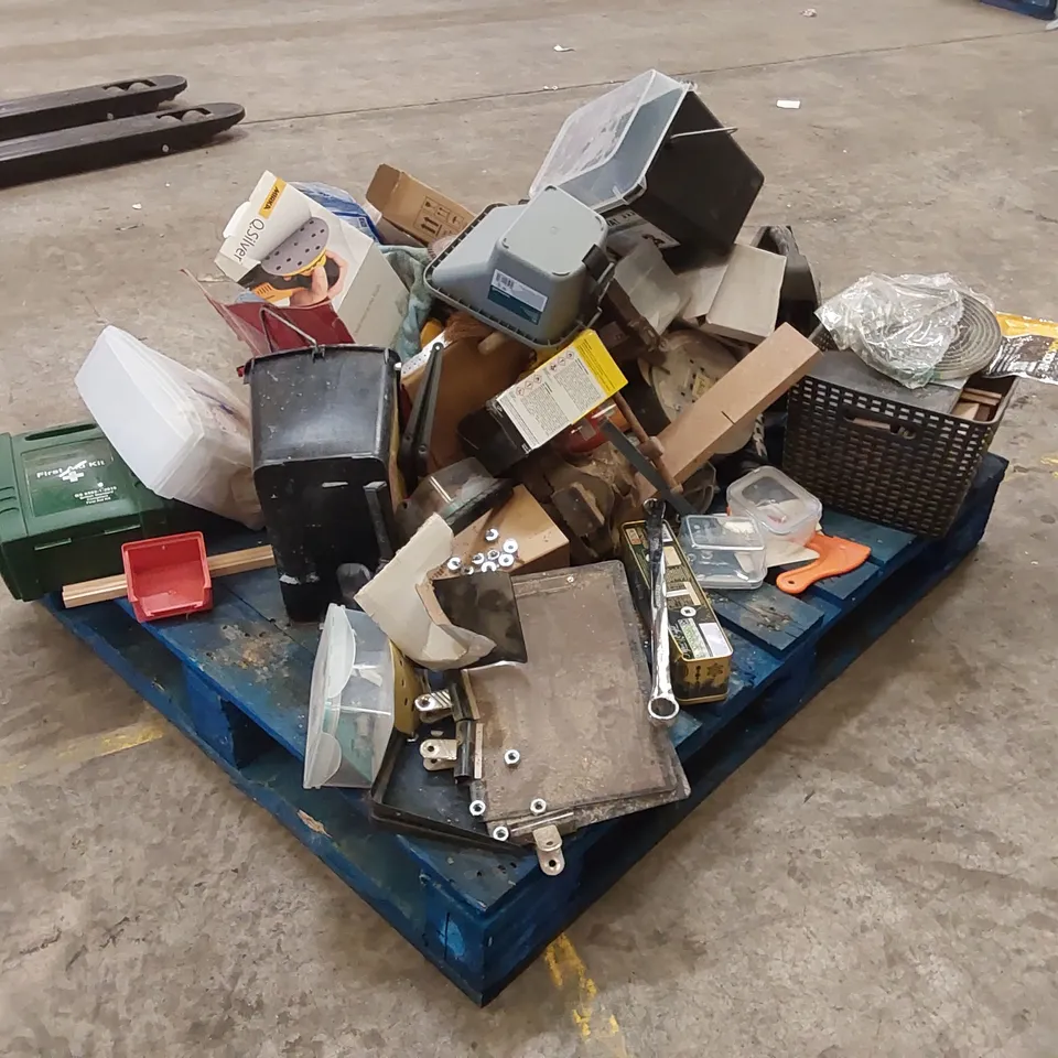 PALLET OF ASSORTED TOOLS/MACHINERY EQUIPMENT ECT