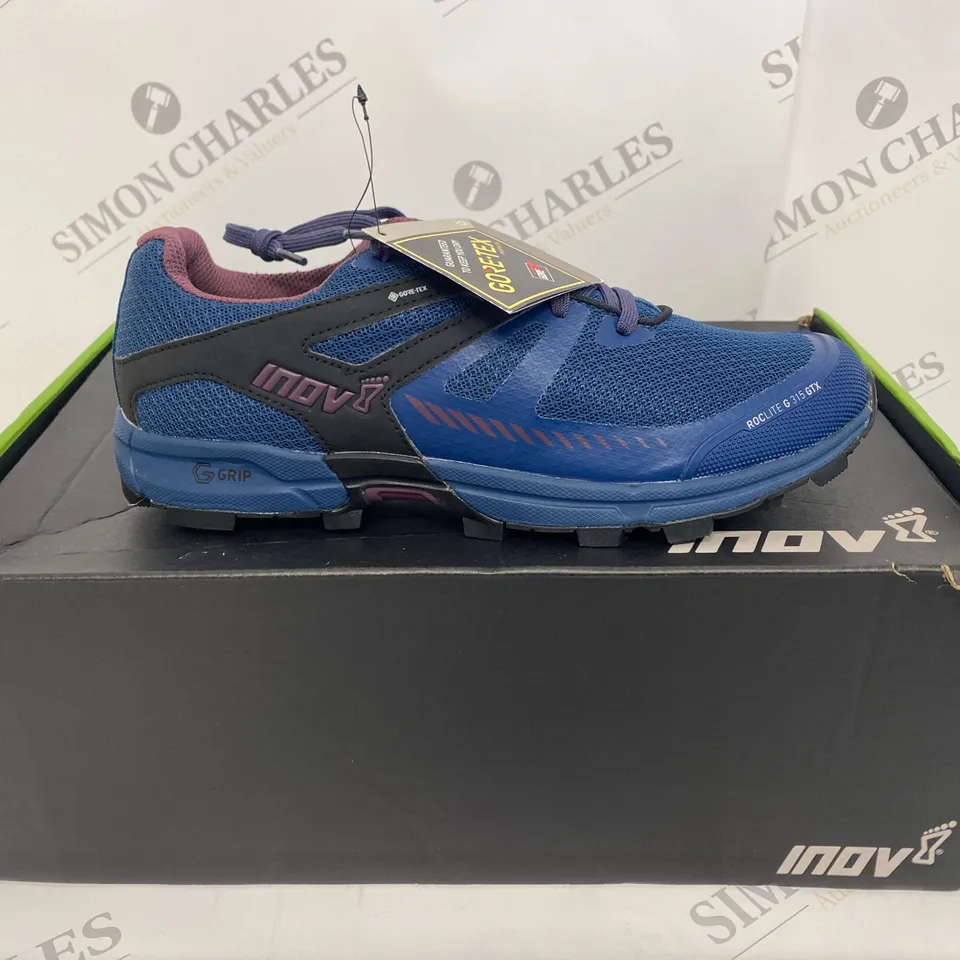 BOXED PAIR OF INDV BLUE TRAINERS SIZE 7