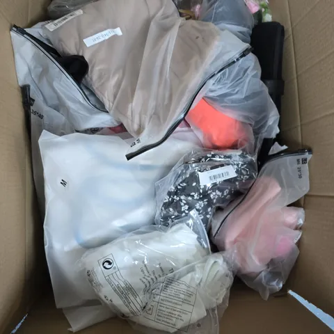 LARGE BOX OF APPROX 25 ASSORTED HOUSEHOLD ITEMS