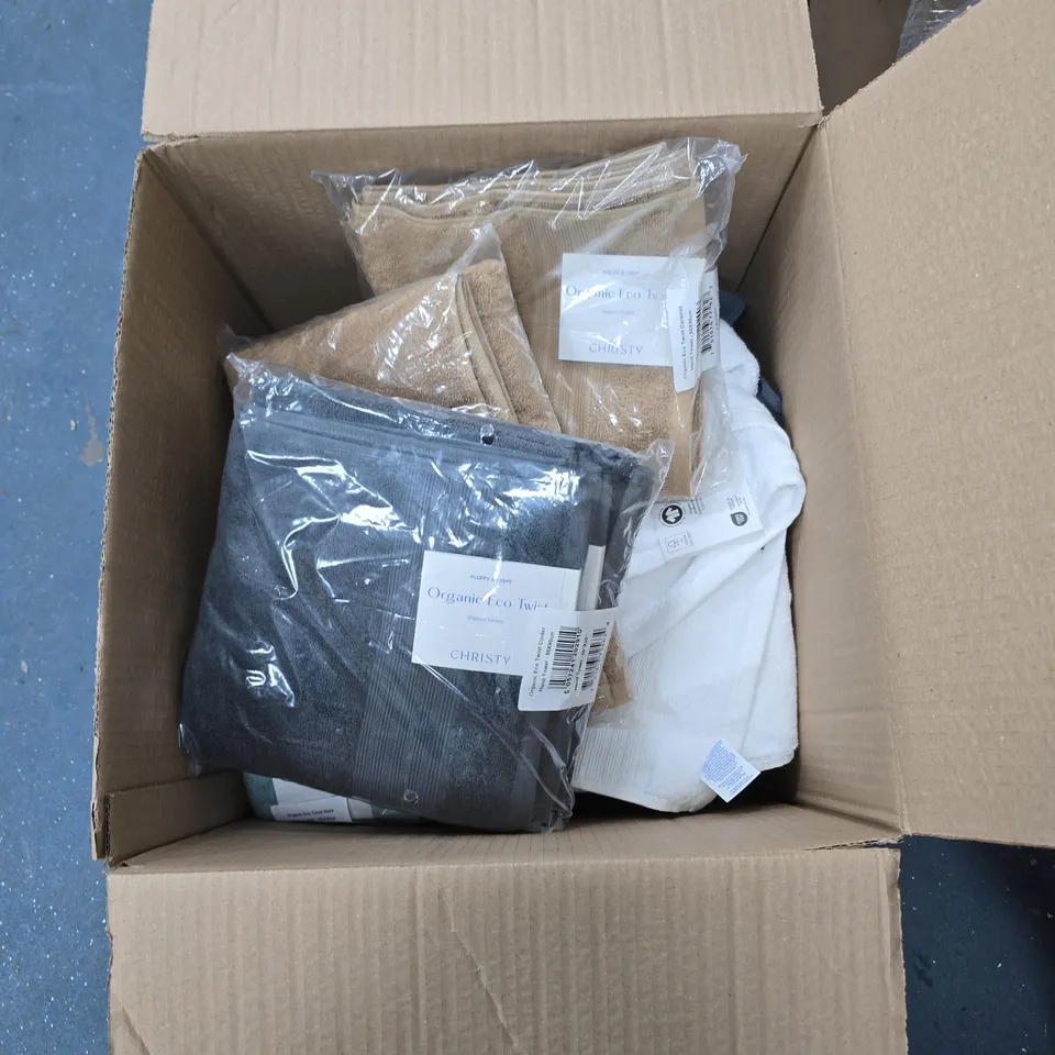 BOX OF APPROXIMATELY 15 ASSORTED TOWELS INCLUDING ORGANIC EGO TWIST , CHRISTY FACE TOWEL AND TWIST CINDER HAND TOWEL 