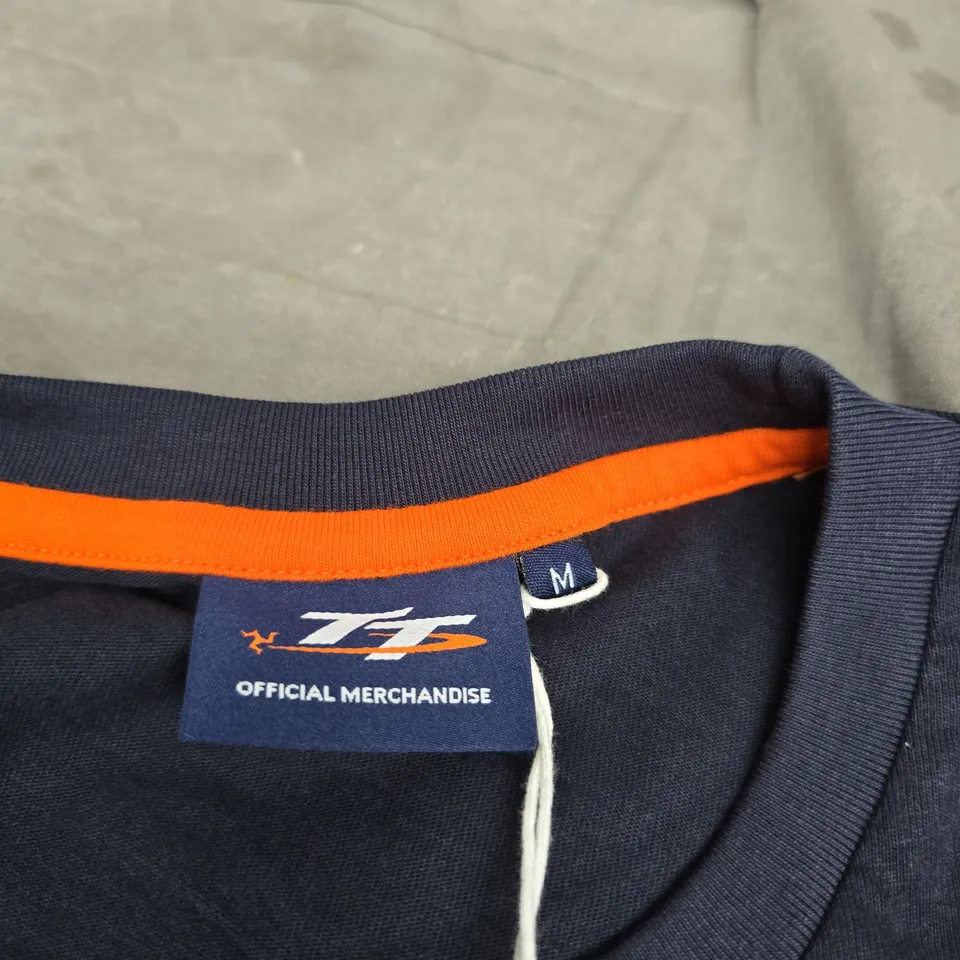 ISLE OF MAN TT OFFICIAL MERCHANDISE T‑SHIRT – NAVY, UK MEDIUM (M)