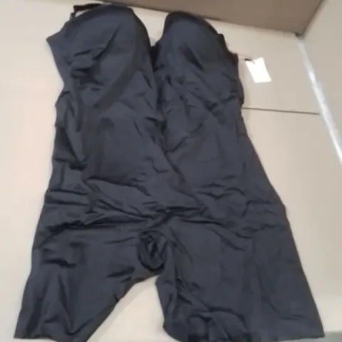 BOX CONTAINING APPROXIMATELY 12 BRAND NEW MAGISCULPT WOMEN'S BODYSUIT BLACK 40E