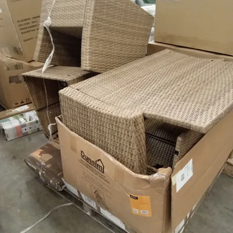 PALLET OF ASSORTED GARDEN FURNITURE AND GARDEN FURNITURE PARTS AND PIECES