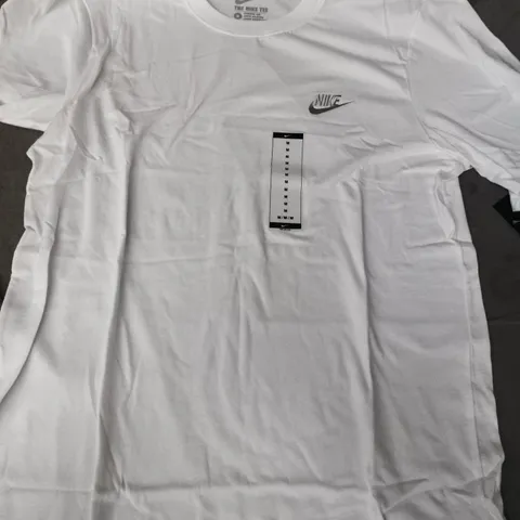 NIKE CREW-NECK SHORT SLEEVE T-SHIRT IN WHITE SIZE MEDIUM