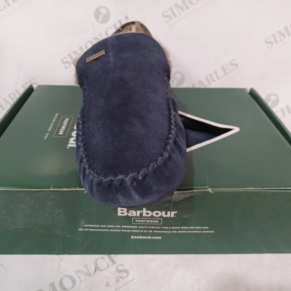 BOXED PAIR OF BARBOUR MONTY SLIPPERS IN NAVY UK SIZE 10