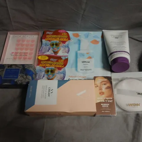 APPROXIMATELY 15 ASSORTED HEALTH & BEAUTY PRODUCTS TO INCLUDE SOAPS, FACE MASKS AND CHOK BEAUTY