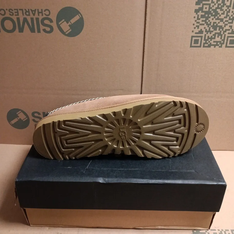 BOXED PAIR OF UGG TASMAN II SLIPPERS IN CHESTNUT SUEDE - 10
