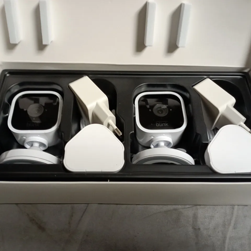 BOXED BLINK MINI DUO SECURITY CAMERA SET 