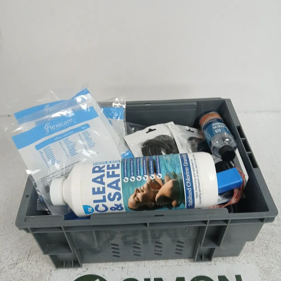TOTE OF APPROXIMATELY 10 ASSORTED ITEMS INCLUDING BIC PENS, A FLEXICARE NASAL CANULA AND A ROUND MARKED TRIBLET SIZES A 10-25MM DIAMETER