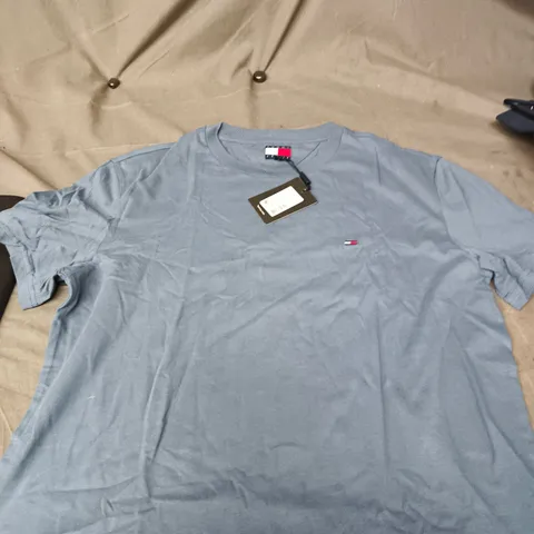 TOMMY JEANS T-SHIRT – BLUE – UK L
