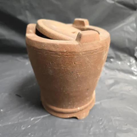 TERRACOTTA PLANT POT WITH PERFORATED BASE AND LID