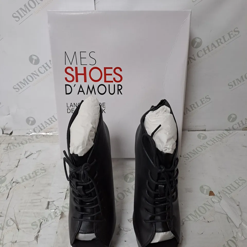 APPROXIMATELY 12 PAIRS OF BOXED MES SHOES D'AMOUR DEMONLOOK SIRE BLACK HEELS - SIZE VARIATION