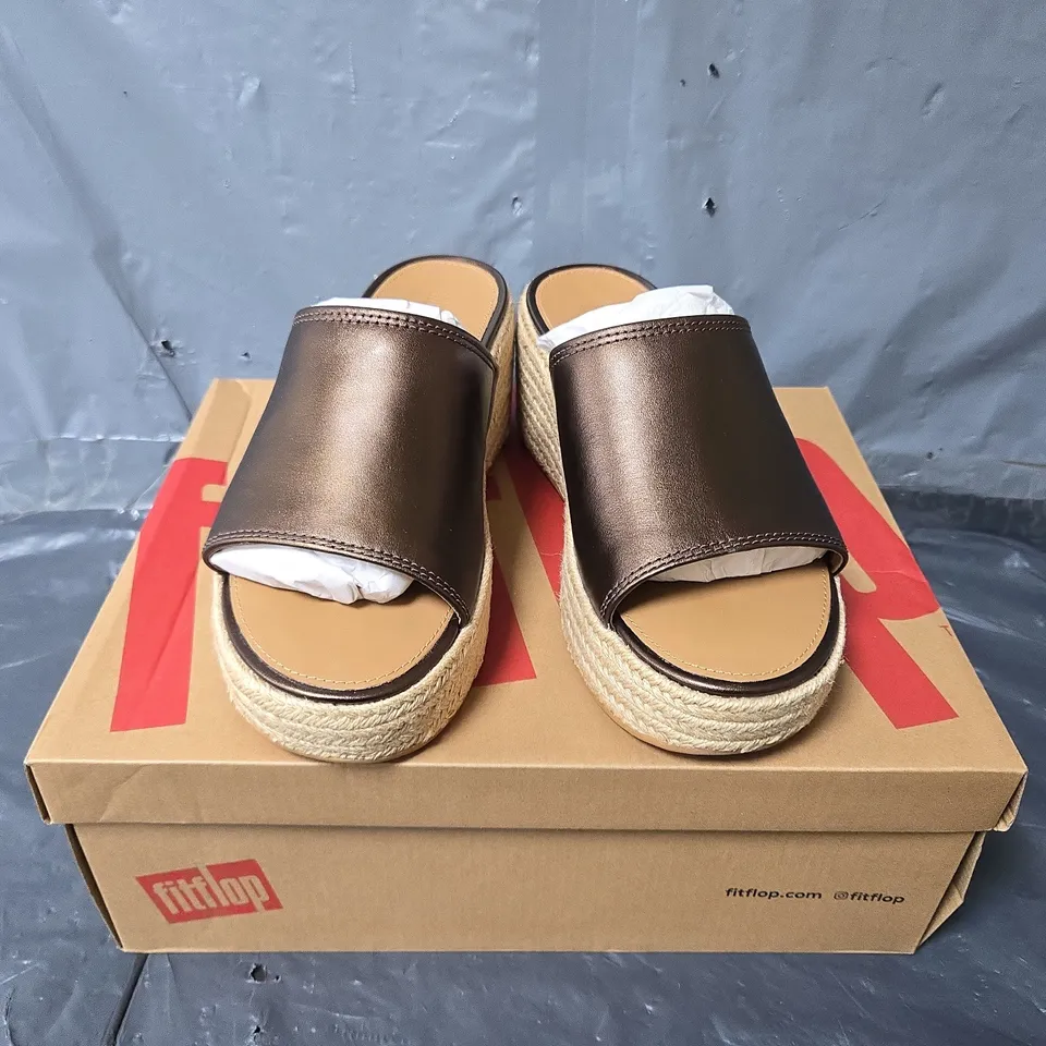 BOXED PAIR OF FITFLOP PLATFORMS ESPADRILLE LEATHER WEDGE SLIDES IN METALLIC CHOCOLATE BROWN - UK 5.5