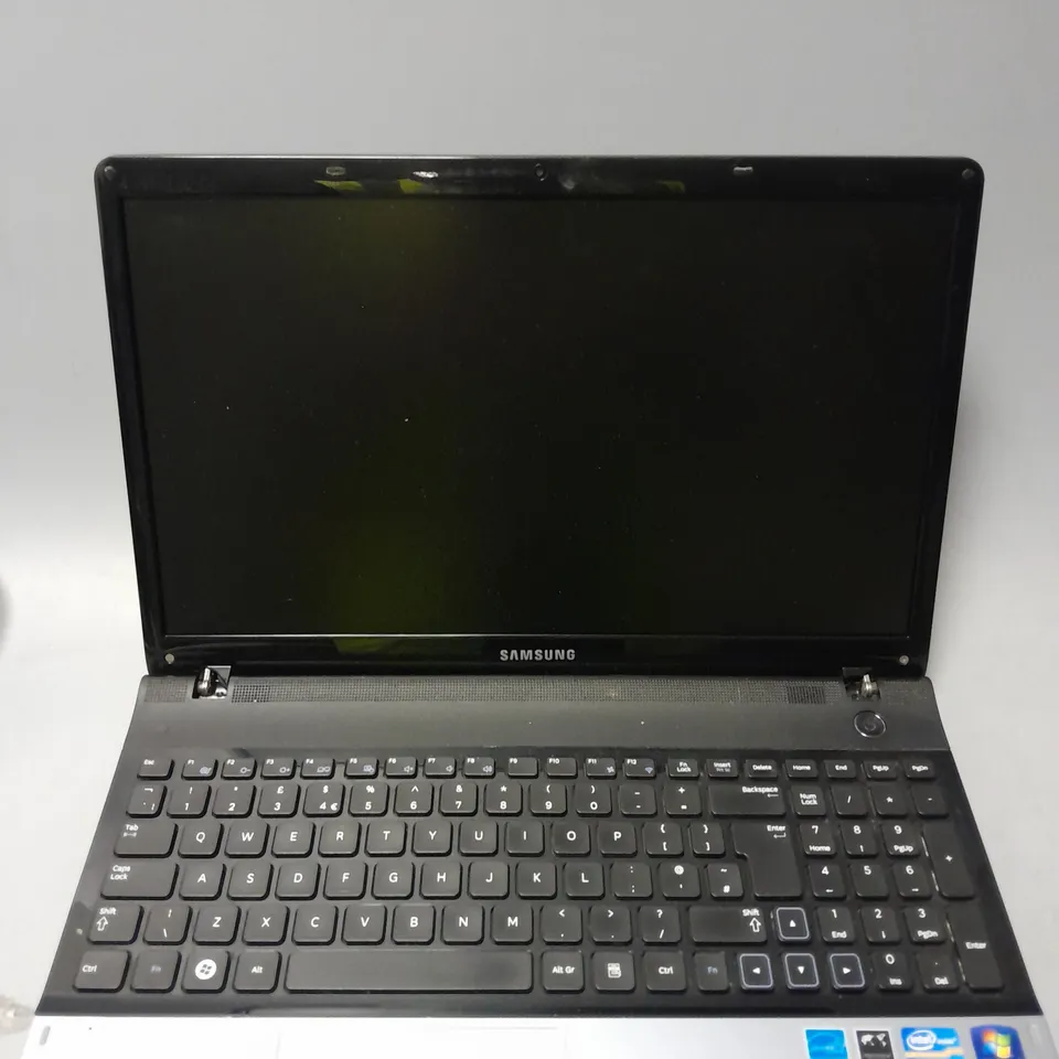 SAMSUNG 300E4A/300E5A/300E7A/3430EA/3530EA	15 INCH I3-2350M 2.30GHZ