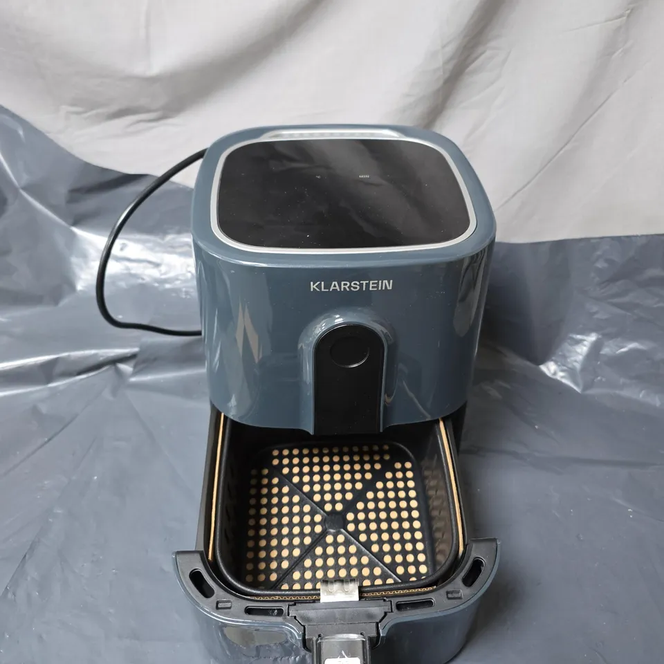 BOXED KLARSTEIN CRISP PRO HOT AIR FRYER 