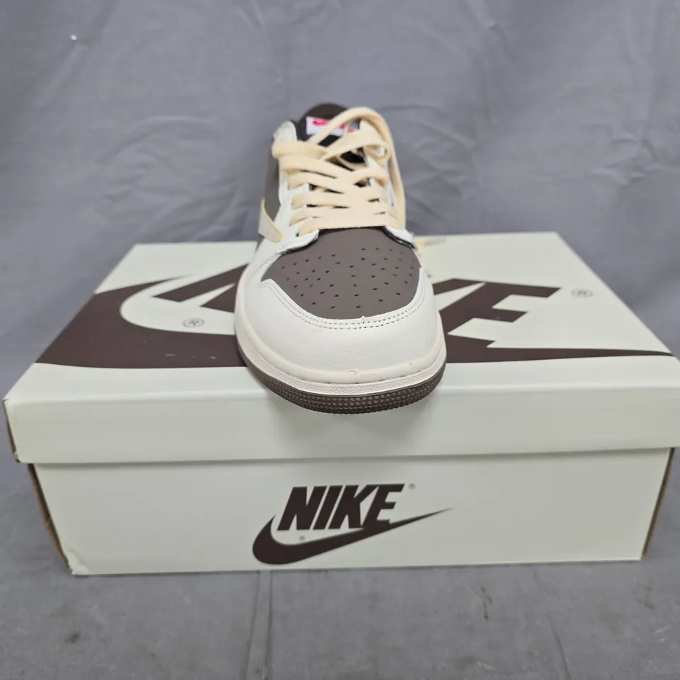 BOXED PAIR OF NIKE AIR JORDAN 1 CACTUS JACK SHOES IN CREAM/BROWN SIZE UK 8.5