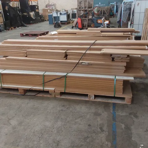 PALLET CONTAINING A LARGE QUANTITY OF BATHROOM PANELS INCLUDING: PENTLAND CREAM WEAVE UPPER PANELS, CREAM WEAVE WEAVE PLINTHS ECT