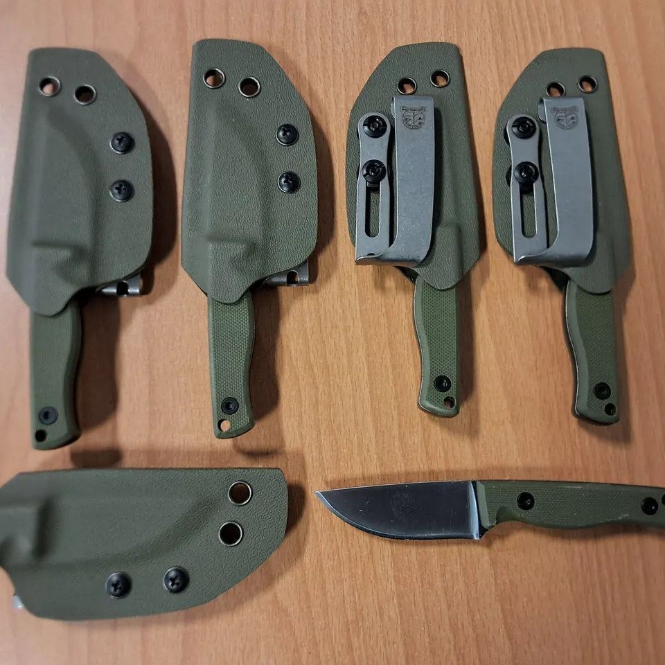 LOT OF 5 2.5" THE WILD GEESE EXPLORERS CLUB KNIFES WITH SHEATH IN GREEN