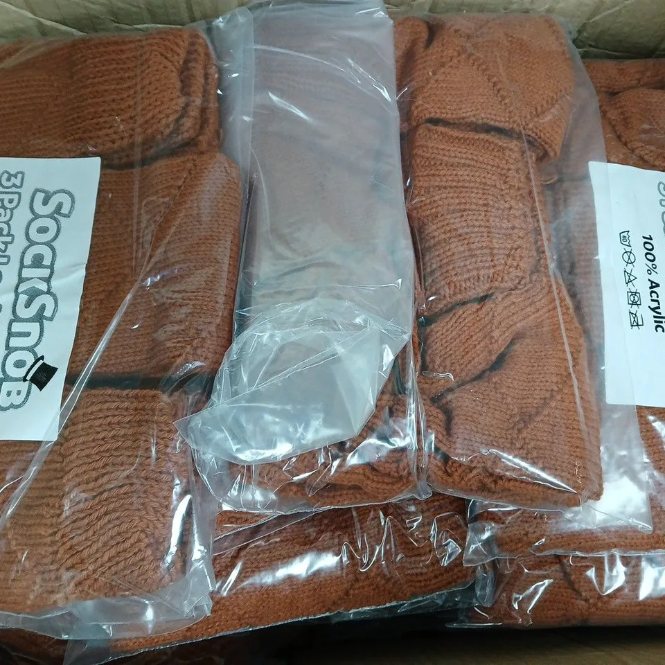 BOX OF APPROXIMATELY 20 BAGS TO INCLUDE 3 PAIRS OF LEG WARMERS IN BROWN - COLLECTION ONLY