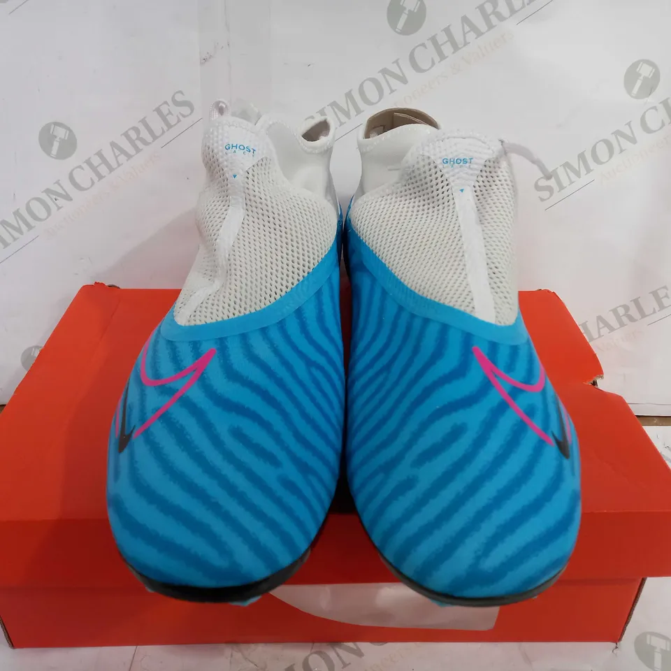 BOXED PAIR OF NIKE PHANTOM GX PRO FOOTBALL BOOTS IN BALTIC BLUE/PINK BLAST-WHITE - UK 11