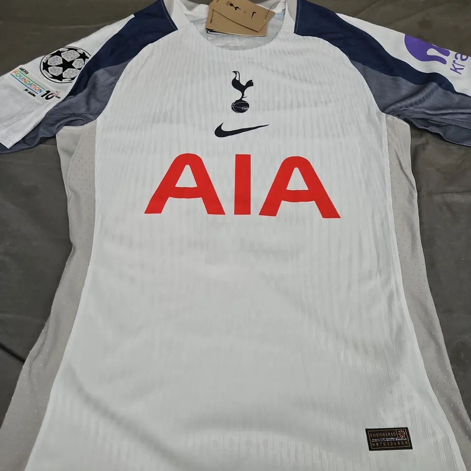 TOTTENHAM HOTSPURS HOME JERSEY 25/26 - SIZE M - VAN DE VEEN 37