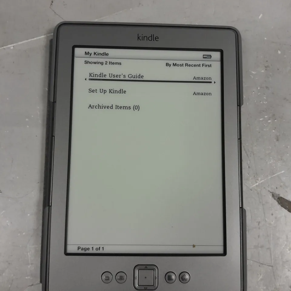 AMAZON KINDLE E-READER & PROTECTIVE CASE 