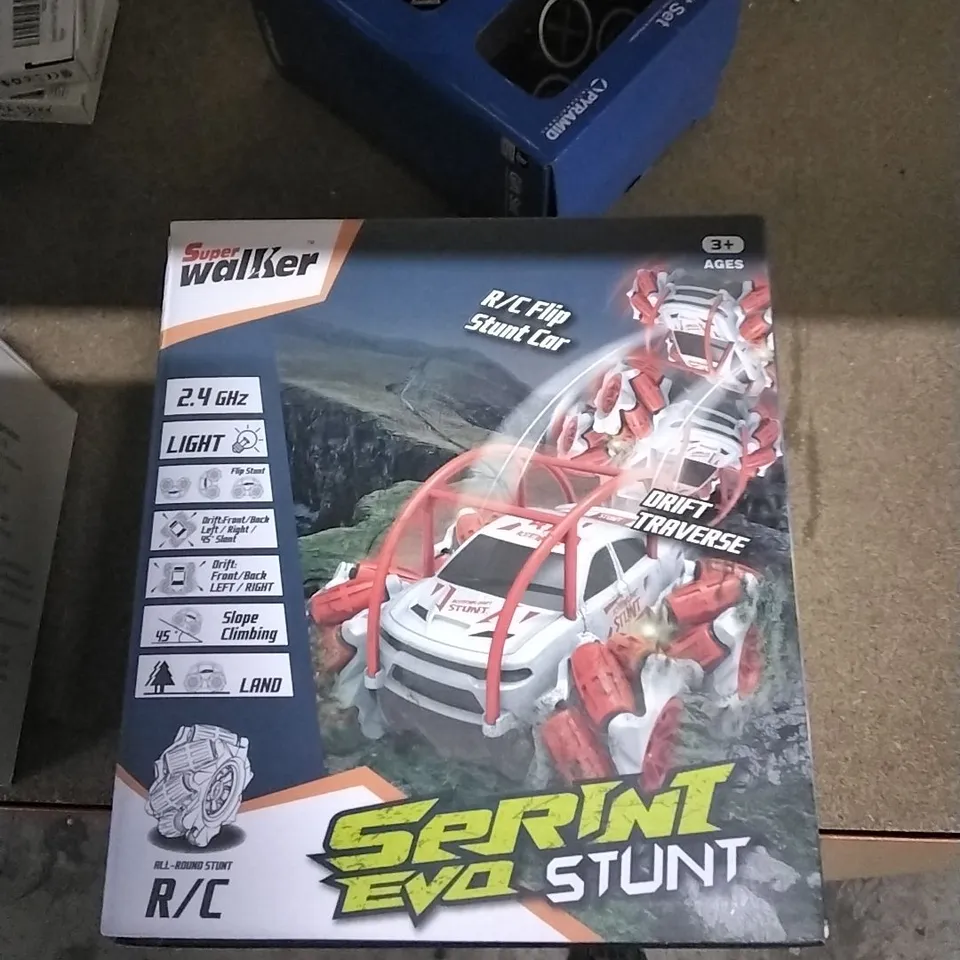 BOXED SUPER WALKER RC SERINI EVO STUNT CAR