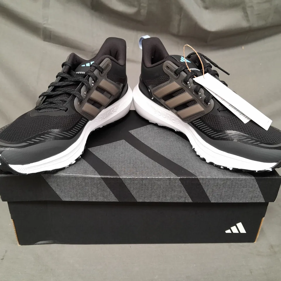 BOXED PAIR OF ADIDAS ULTRABOUNCE TRAINERS IN BLACK UK SIZE 5.5