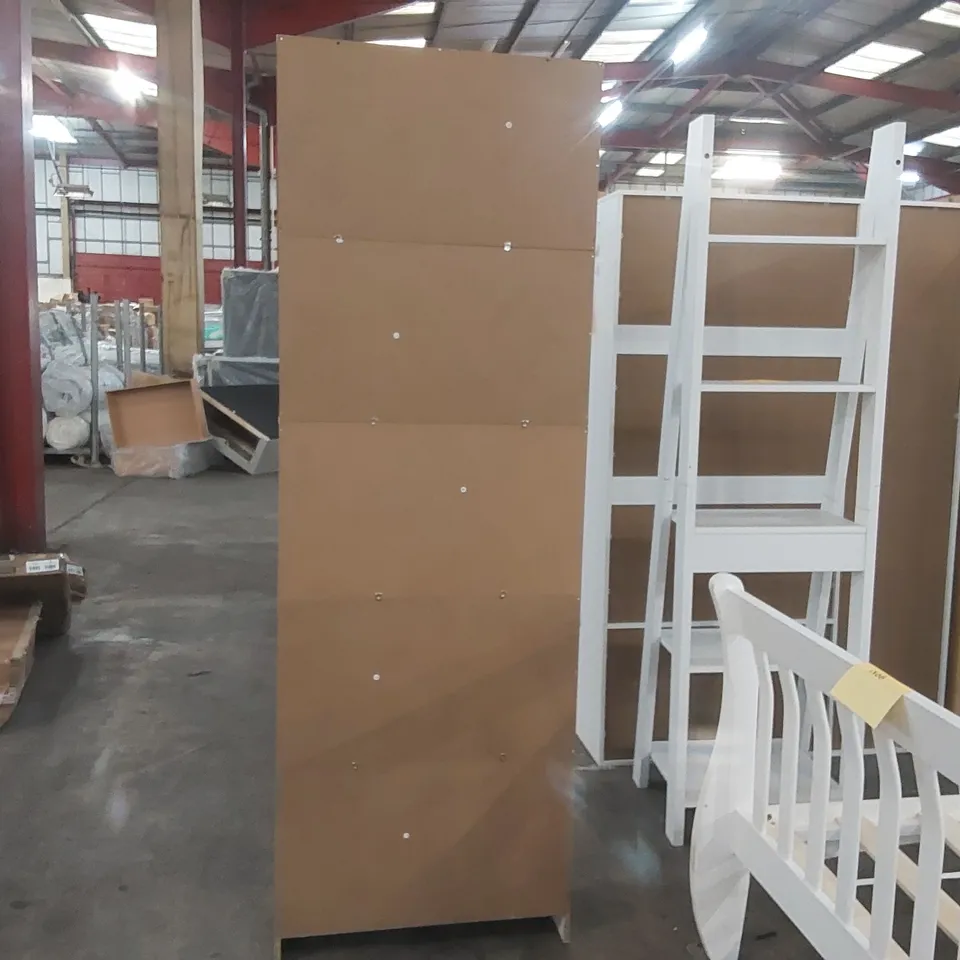WOODEN BOOKCASE - WHITE