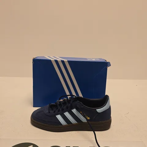 ADIDAS SNEAKER – NAVY WITH LIGHT BLUE STRIPES (BOXED) SIZE UK 5.5