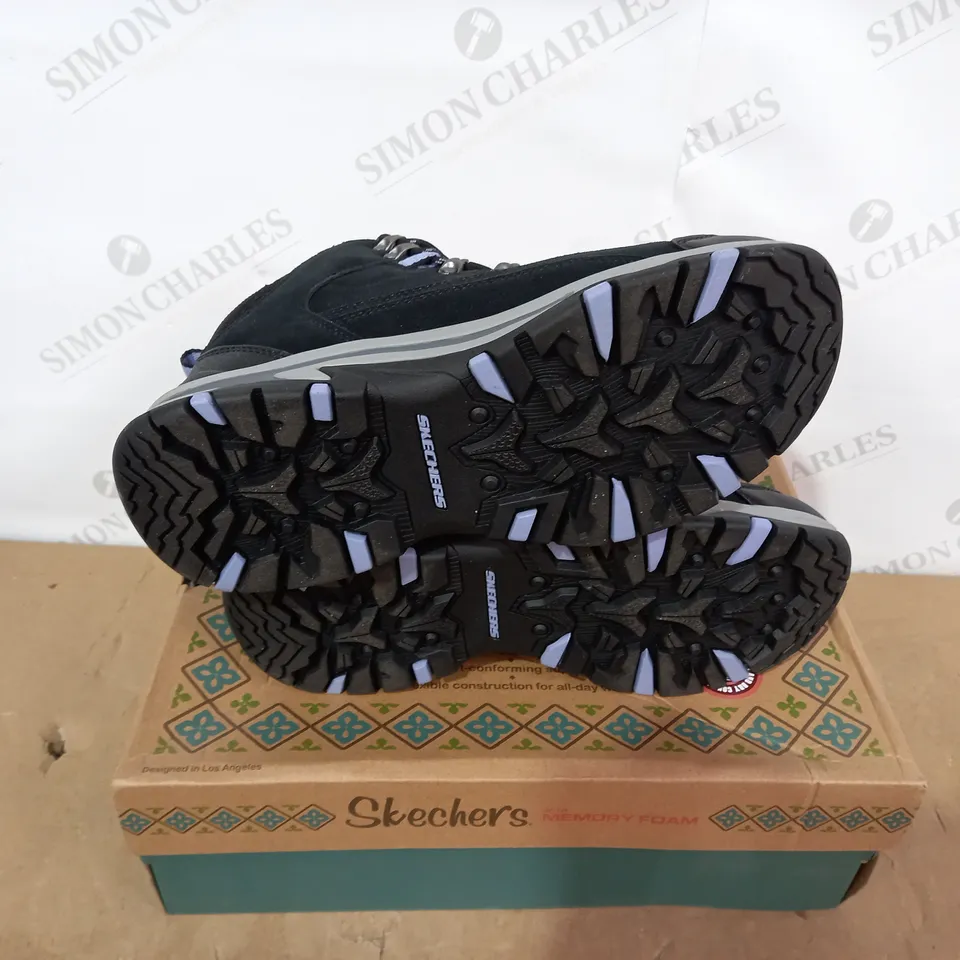 BOXED PAIR OF SKECHERS - SIZE 7