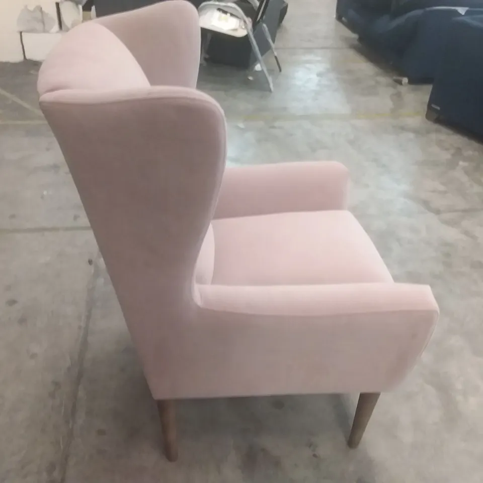 QUALITY BRITISH DESIGNER LOUNGE CO. FLOYD CHAIR ASHEN ROSE FABRIC