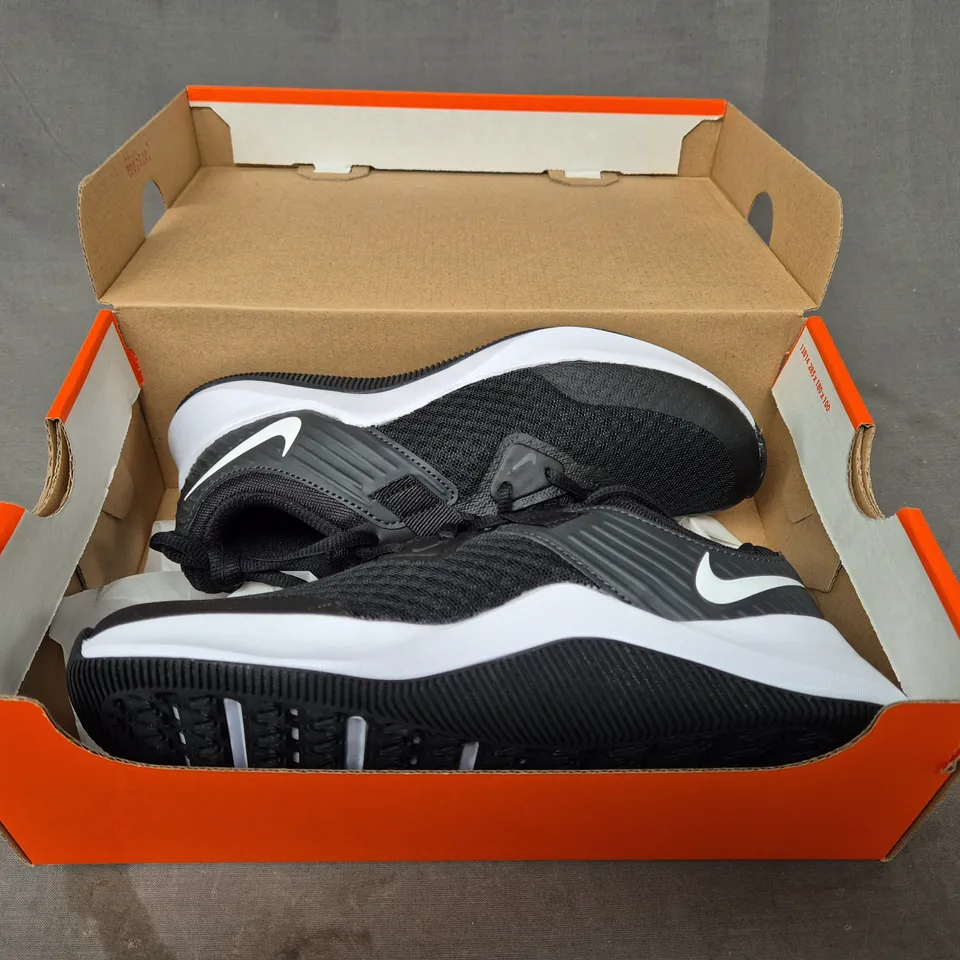 BRAND NEW BOXED PAIR OF NIKE MC TRAINERS IN BLACK/WHITE UK SIZE 3