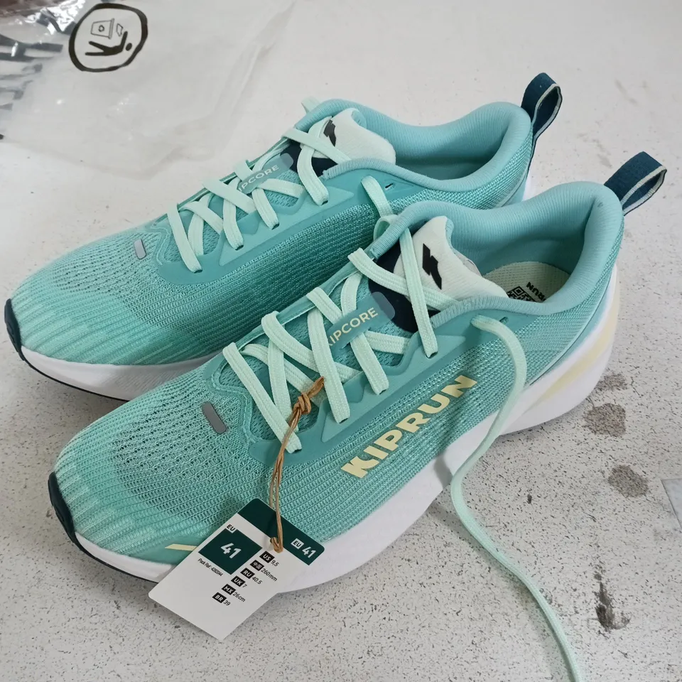 KIPRUN TRAINERS SIZE 41