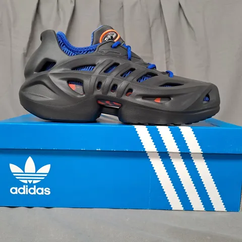 BOXED PAIR OF ADIDAS ADIFOM CLIMACOOL SHOES IN BLACK/BLUE UK SIZE 9.5