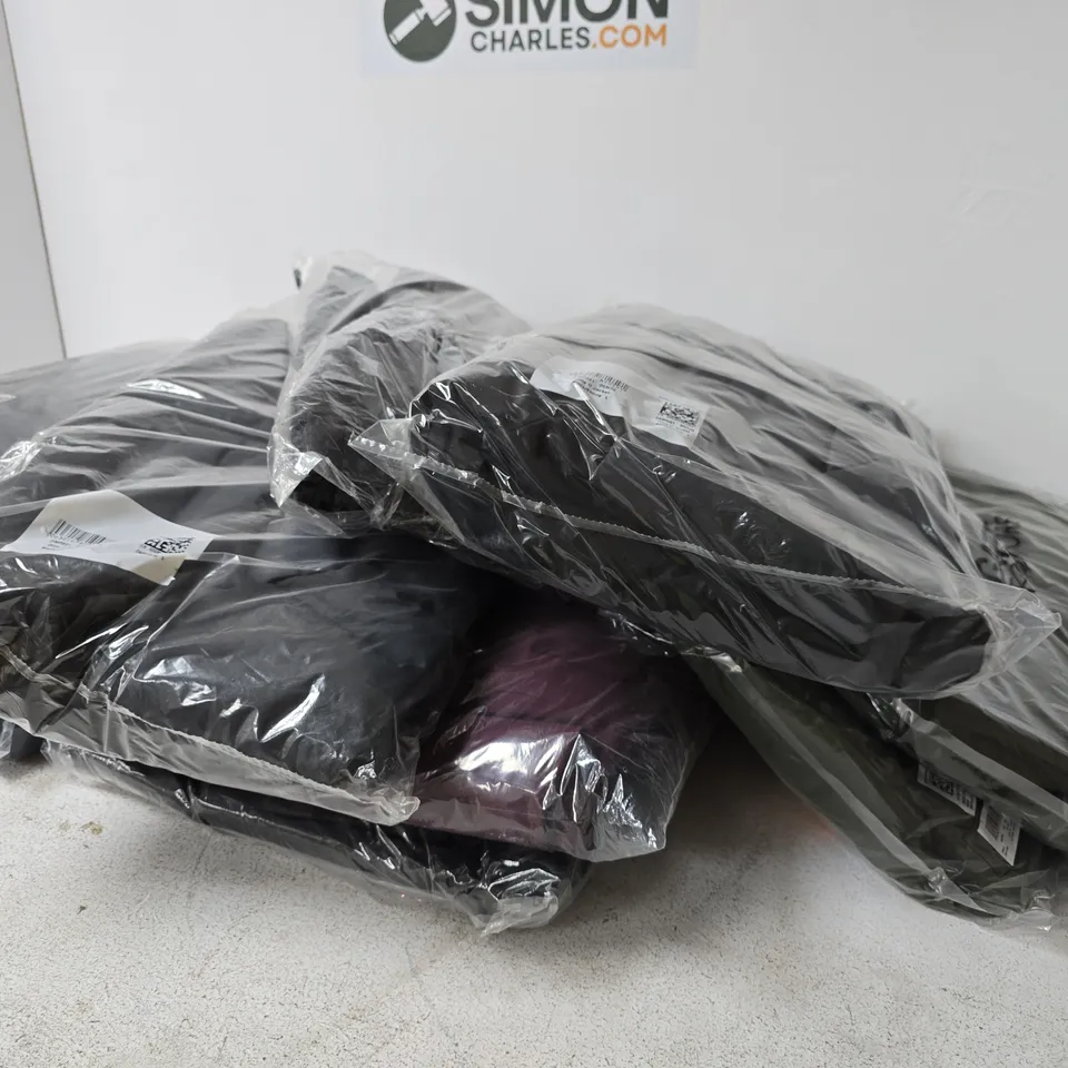 BOX OF APPROXIMATELY 9 ASSORTED BRAND NEW REGATTA CLOTHING ITEMS IN VARIOUS STYLES, COLOURS AND SIZES 