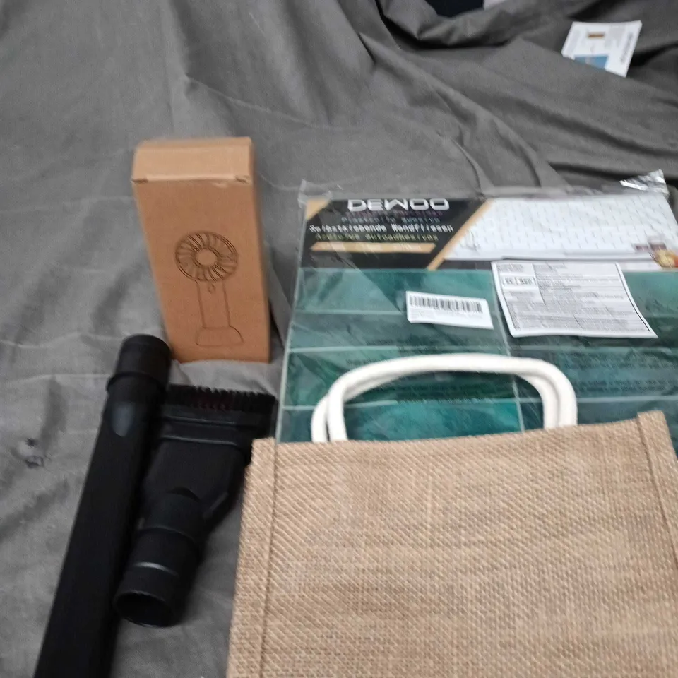 BOX OF APPROXIMATELY 15 ASSORTED HOUSEHOLD ITEMS TO INCLUDE VACUUM CLEANER PARTS, MINI FAN AND SMALL WOVEN BAG