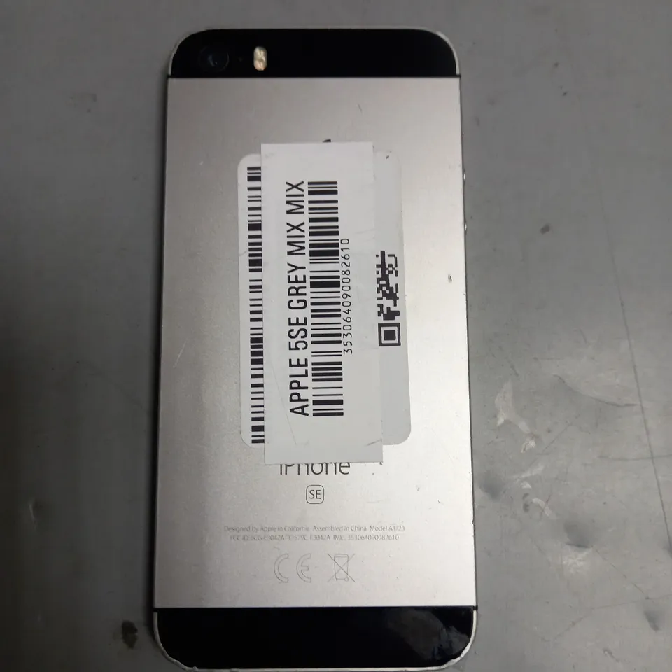 UNBOXED APPLE IPHONE 5SE GREY