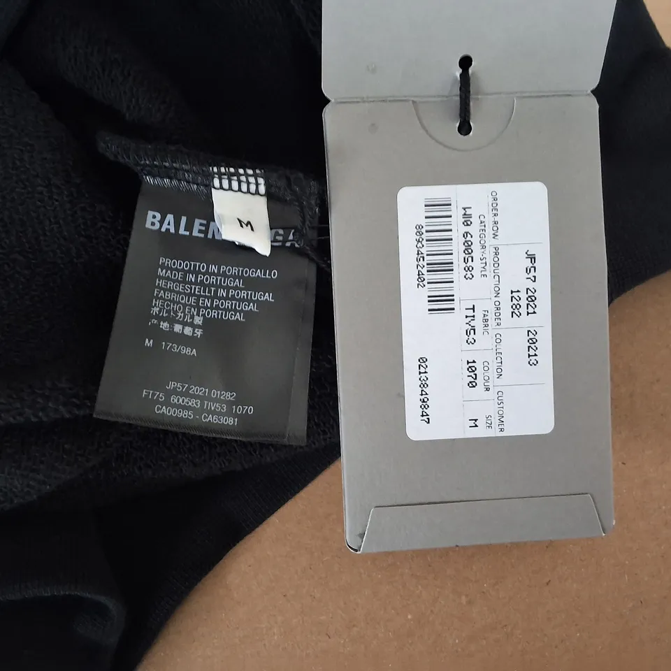 BALENCIAGA WARDROBE UNISEX HOODIE IN BLACK - M