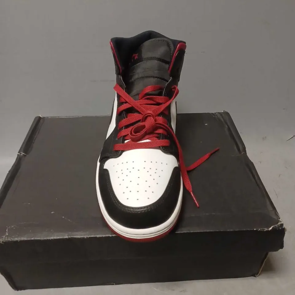 BOXED PAIR OF NIKE AIR JORDAN 1 MID TRAINERS - 10