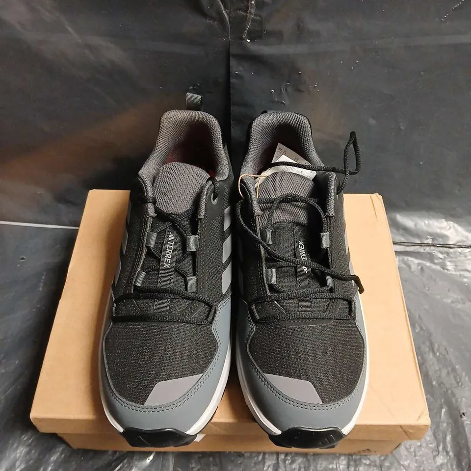 ADIDAS TERREX TRAIL SHOES – BLACK & GREY - UK SIZE 5