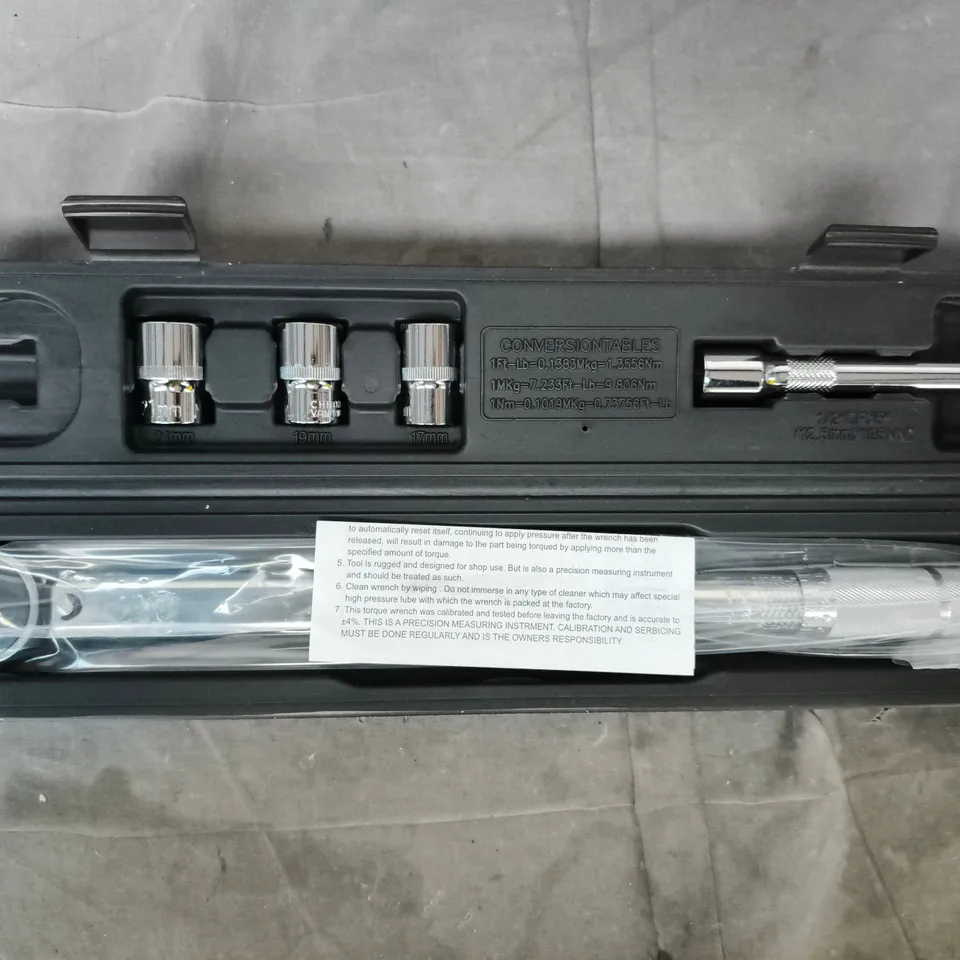 1/2" DRIVE MICROMETER ADJUSTABLE TORQUE WRENCH KIT IN CASE
