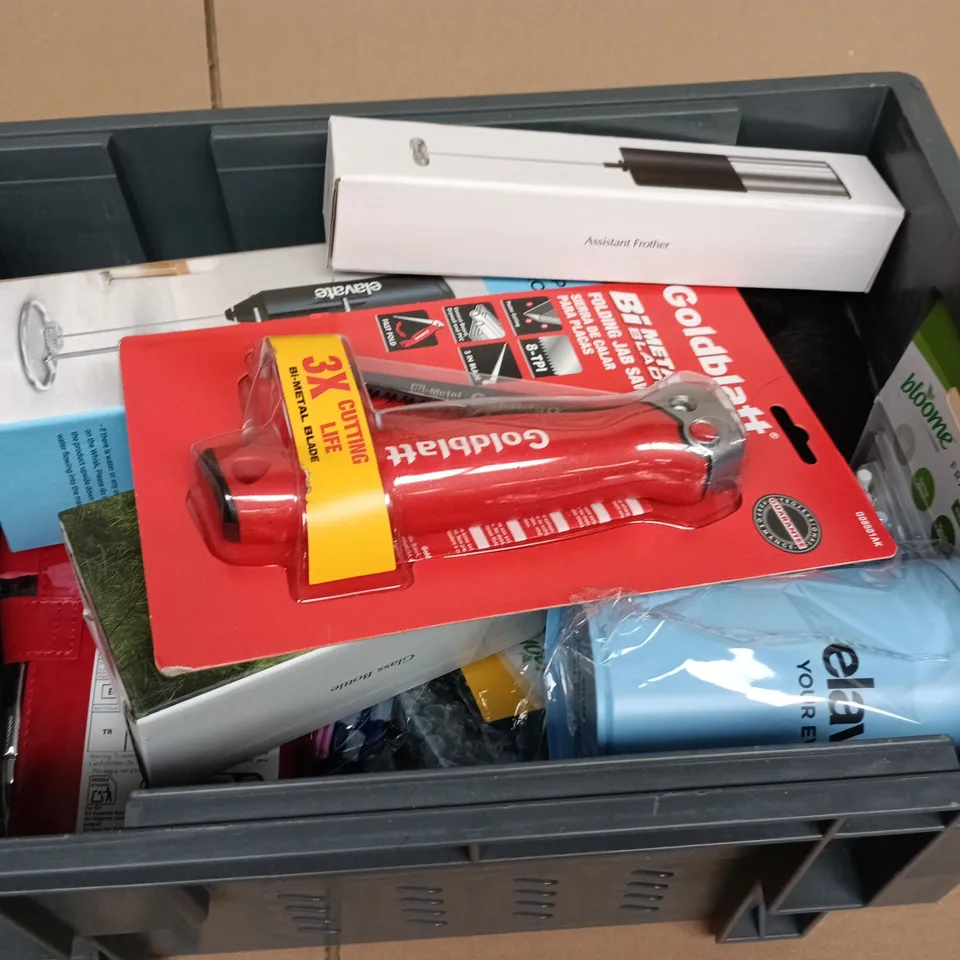 BOX OF APPROXIMATELY 10 ASSORTED GOODS INCLUDING GOLDBLATT BI METAL BLADE, GLASS BOTTLE AND HIGH SPEED MILK FROTHER