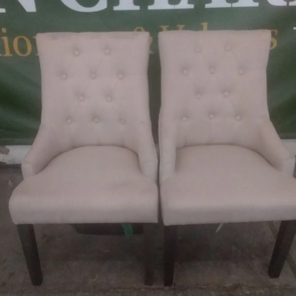 SET OF 2 DESIGNER MINSK FABRIC BACK BUTTON DINING CHAIRS (GREY OAK LEG)