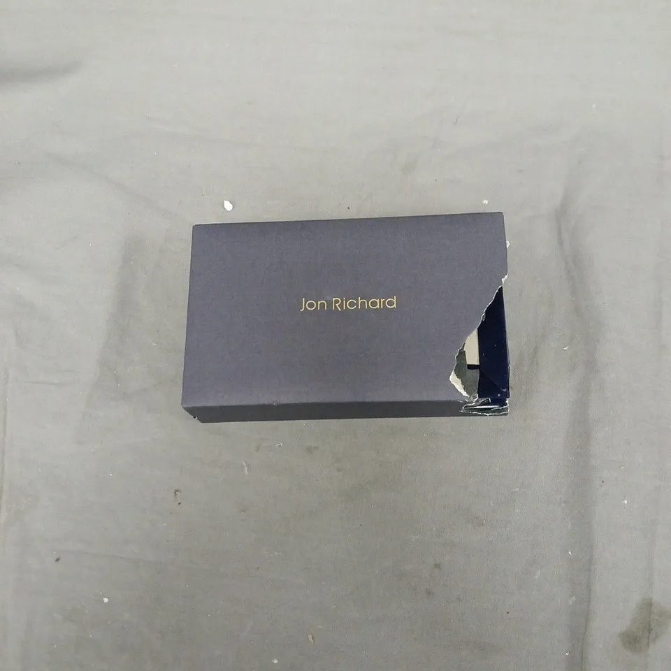 JON RICHARD SAPPHIRE AND TWIST SET. BRACELET, NECKLACE AND EARRINGS